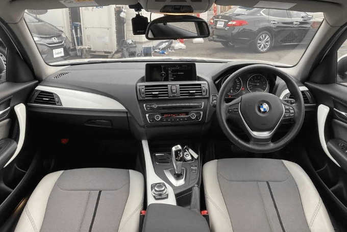 2011年式 BMW120i入荷しました！！02