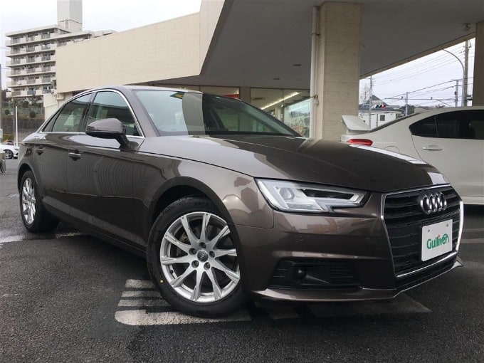 中古車入荷情報　　'16 アウディ Ａ４ ２．０ＴＦＳＩ（ディーラー車）　　ガリバー 釜利谷店01