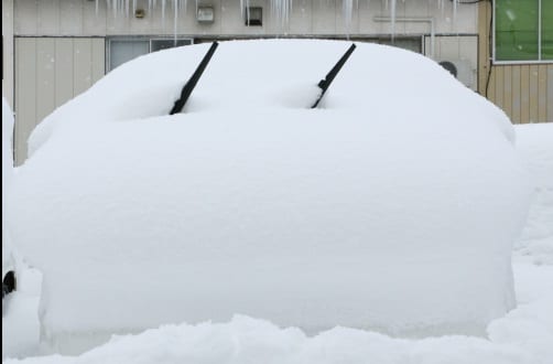 雪の日の運転はお気をつけください01