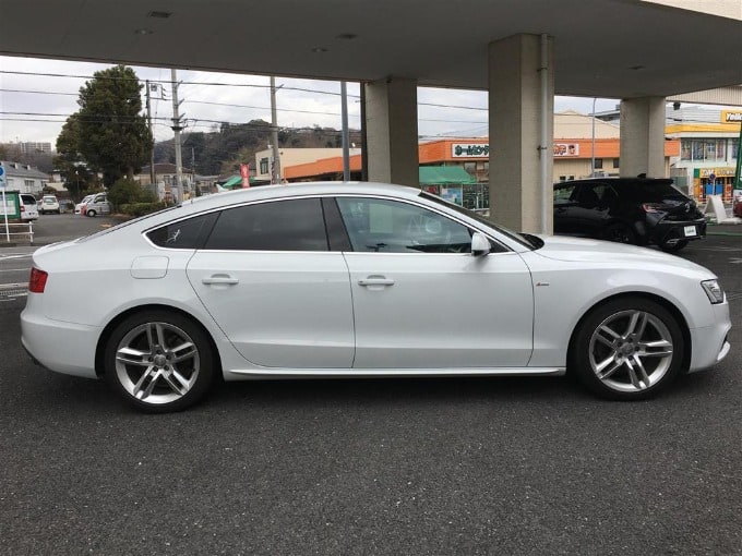 中古車入荷情報　'16 アウディ Ａ５ ＳＢ ２．０ ＴＦＳＩ クワトロ（ディーラー車）　　ガリバ ー釜利谷店02