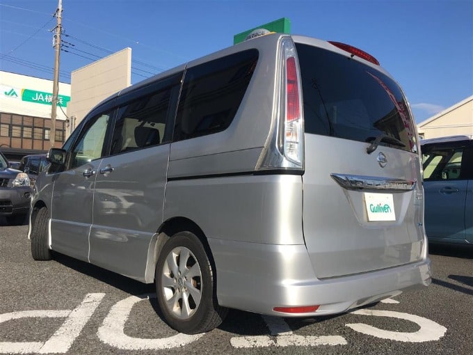 中古車入荷情報　H23 日産 セレナ 　　ガリバー 釜利谷店03