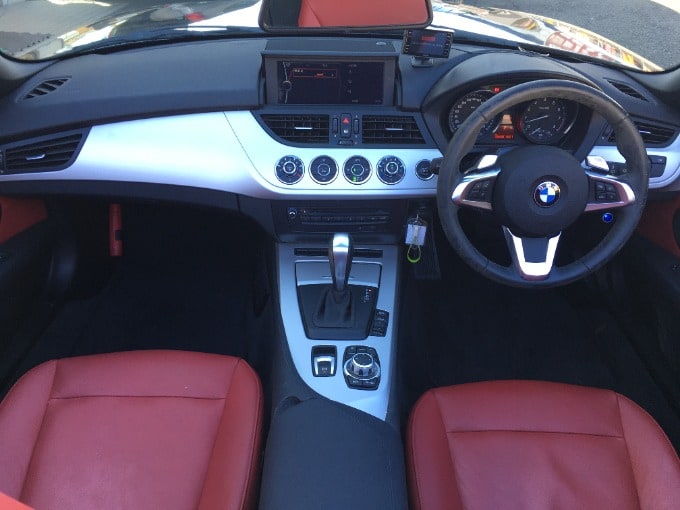 スタッフ一押し！！「H22 BMW Z4」入荷しました！03