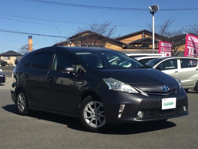 高燃費で大人気のあの車！入荷しましたよ〜☆01