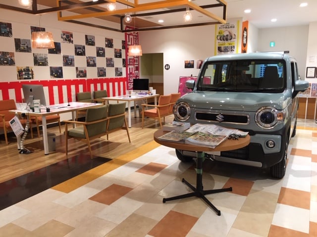 店内にも車両展示しています！！中古車 秋田市 車査定 秋田市03