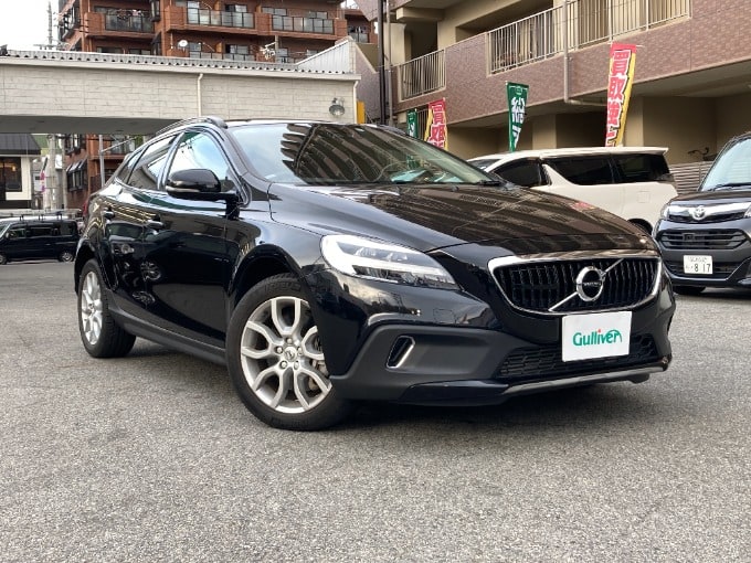 ☆ご入庫のお知らせ☆　H29　ボルボ　V40　 クロスカントリー01