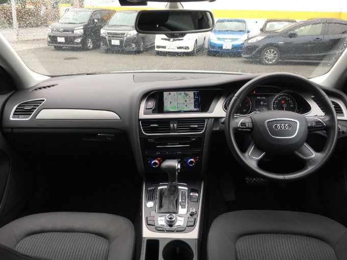 Audi A4 アバント 2.0 TFSIが入庫致しました！！！02