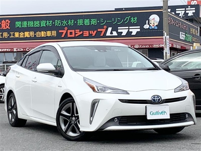 津島市 中古車 入荷車両のご紹介【R01年トヨタ　プリウスAツーリングセレクション】01