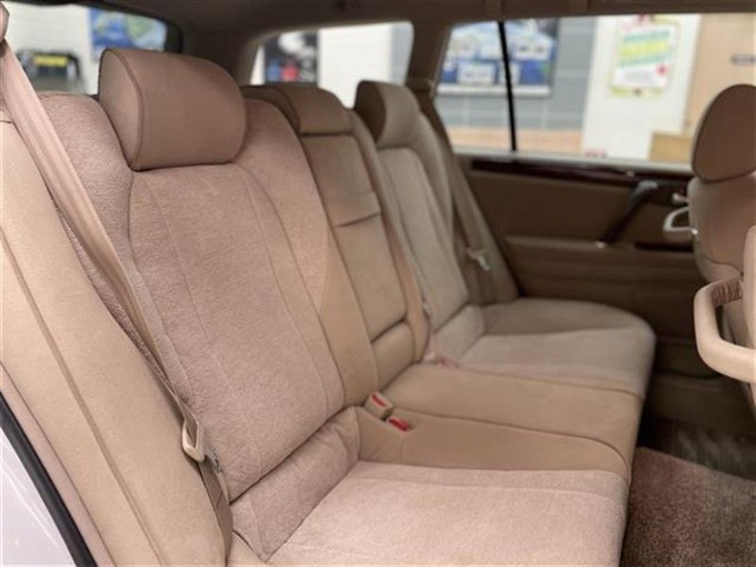 中古車入荷情報！！！4WD ワゴン【 クラウン エステート 】アスリート Four ガリバー41号高山店05