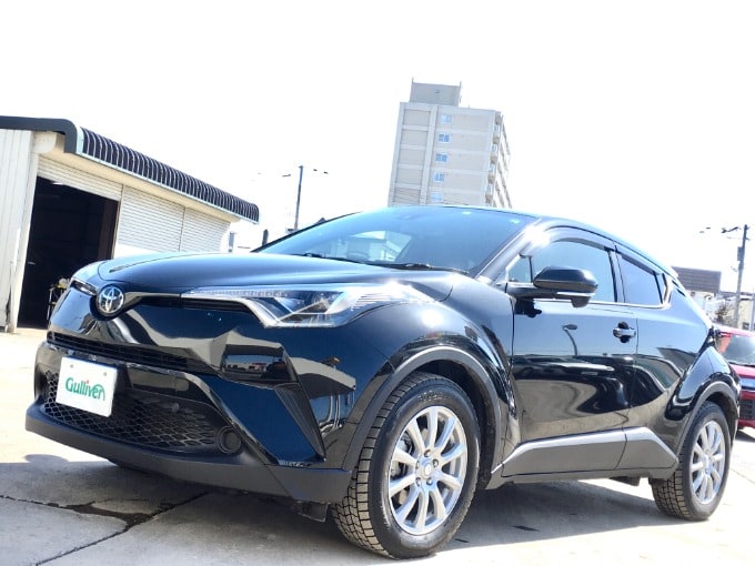 人気車両入荷しています！〜トヨタ　C-HR〜01