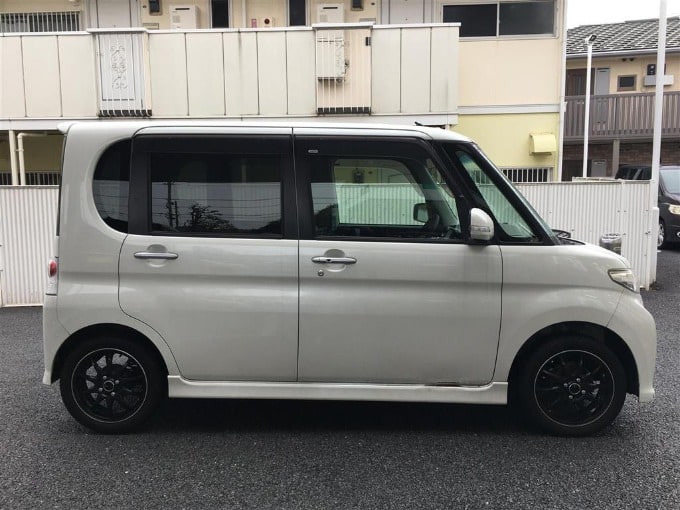 中古車入荷情報　　H23 ダイハツ タント 　　　ガリバー 釜利谷店　02