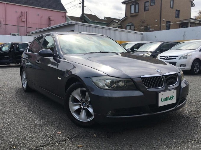 中古車入荷情報！！！　　　'06 ＢＭＷ ３２３ｉ 　　　ガリバー港北中央店01