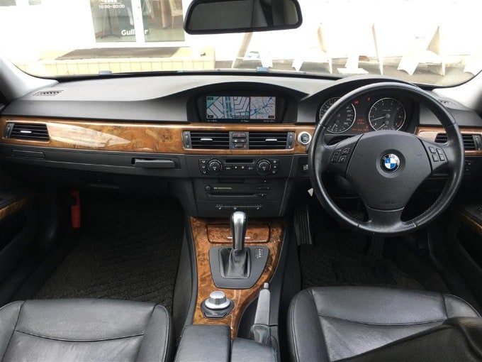 中古車入荷情報！！！　　　'06 ＢＭＷ ３２３ｉ 　　　ガリバー港北中央店04