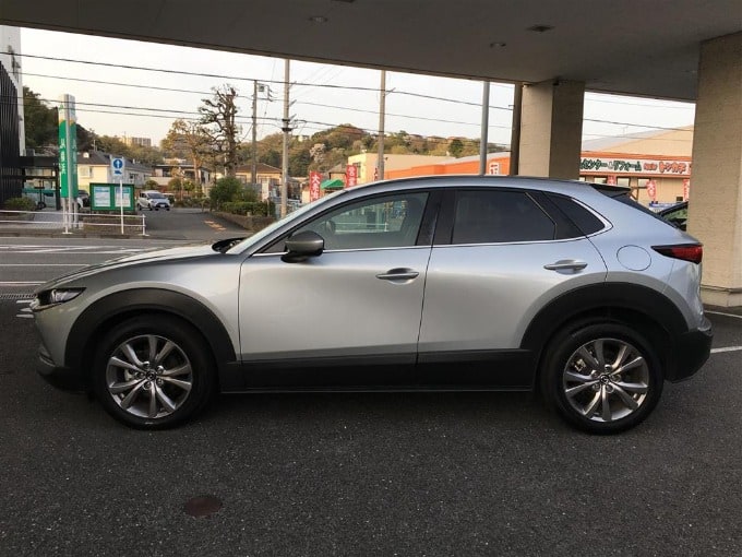 中古車入荷情報　R02 マツダ ＣＸ－３０ 　　ガリバー 釜利谷店02