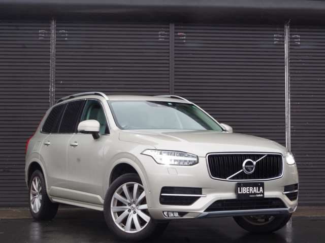 2016年式　ボルボ　XC90　モメンタム01