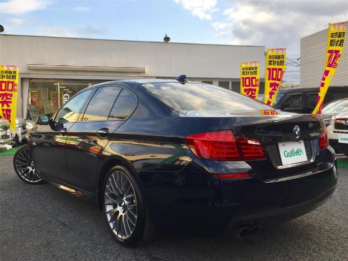 '12 BMW 528i Mスポーツ（ディーラー車）56千キロ　163.4万円　4/23現在展示中03