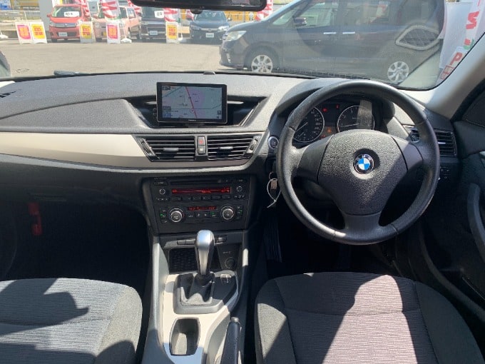 一宮市　中古車購入　オススメ車両のご紹介！【H25 BMW X１　sDrive 18i】02