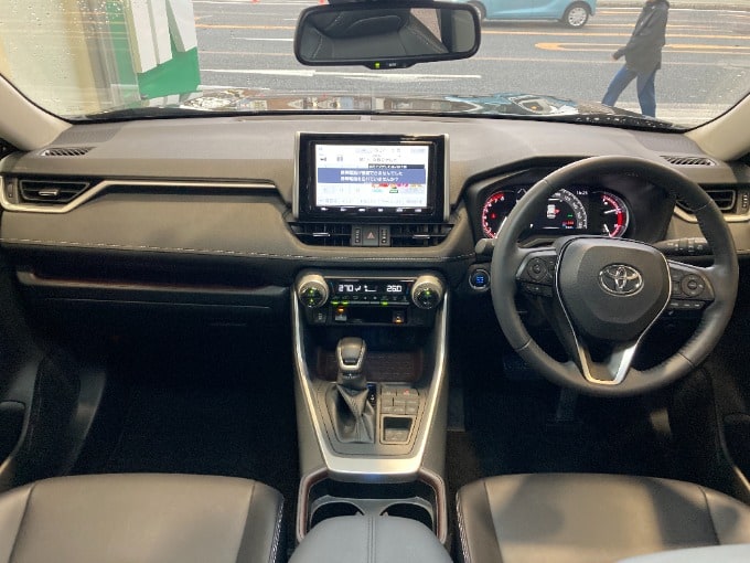 ☆ご入庫のお知らせ☆ R02 トヨタ RAV4 G03