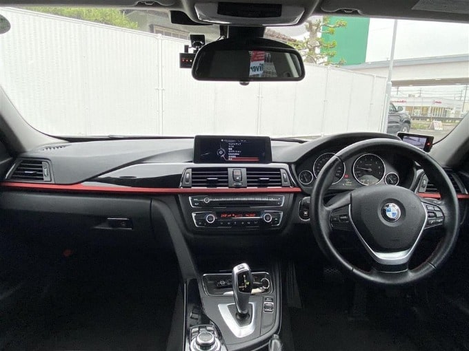 一宮市　中古車購入　オススメ車両のご紹介！　【'13　BMW　320i　ツーリング　スポーツ　（ディーラー車）】03