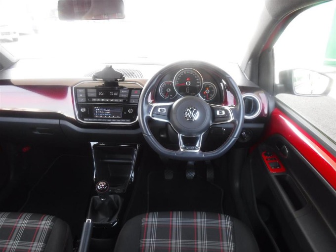 ♪中古車入庫情報♪☆ '19 ＶＷ アップ ＧＴＩ （ディーラー車）☆（沼津学園通り店在庫）02