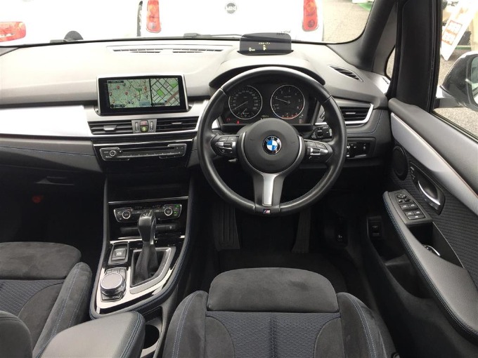 '16 BMW 218d グランツアラー Mスポーツ（ディーラー車）41千キロ 199.9万円 5/23現在展示中02