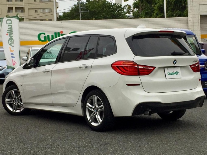 '16 BMW 218d グランツアラー Mスポーツ（ディーラー車）41千キロ 199.9万円 5/23現在展示中03