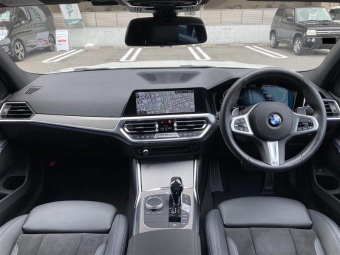 ☆ご入庫のお知らせ☆ H31 BMW 320i　Mスポーツ02