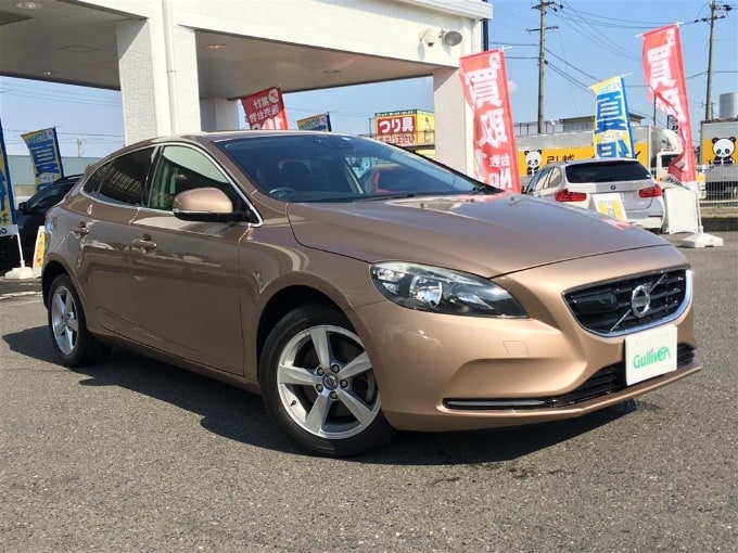 一宮市　中古車購入　オススメ車両のご紹介！　【'13　ボルボ　V40　T-4　SE（ディーラー車）】01