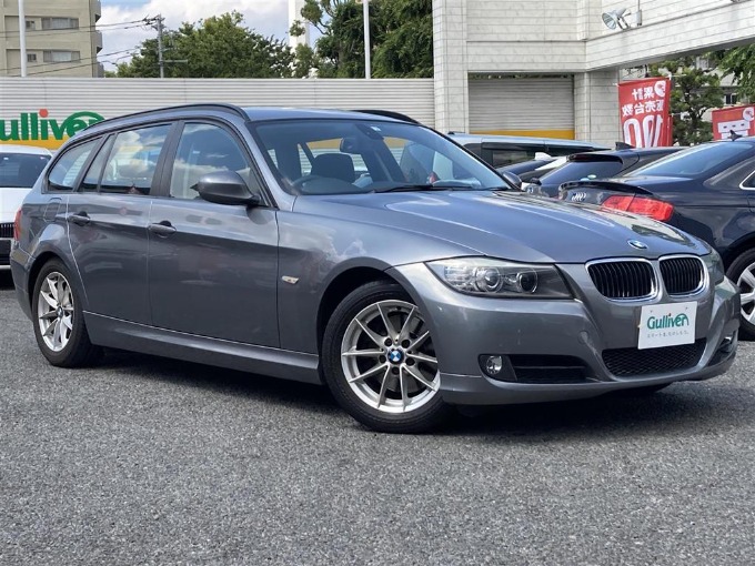 '10 BMW 320i ツーリング（ディーラー車）64千キロ 59.8万円　6/2現在展示中01