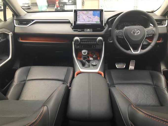 中古車入荷情報　　R02 トヨタ ＲＡＶ４ 　　ガリバー １６号横須賀中央店04