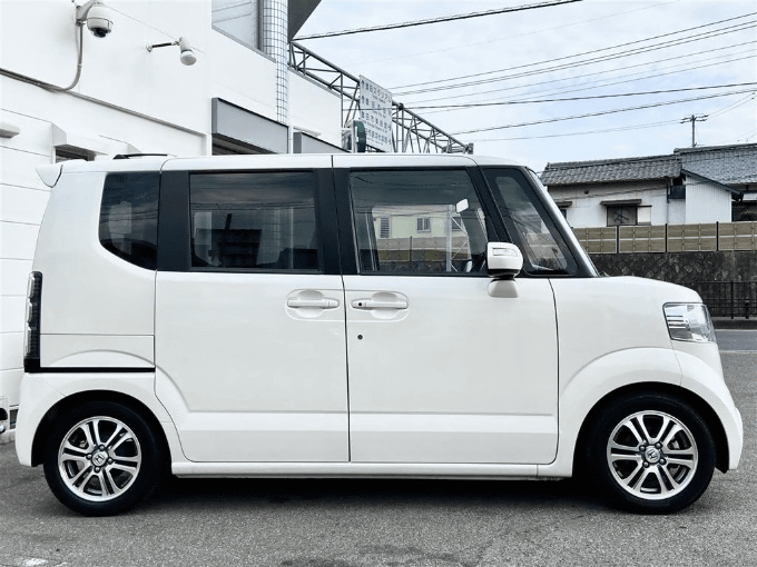 豊田市　中古車販売　オススメ車両のご紹介！　白くまみたいな車！　【 H26 ホンダ Ｎ ＢＯＸ Ｇ ターボ ＳＳパッケージ】07