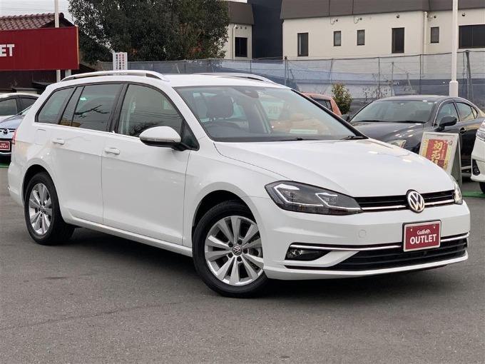 ✰入荷情報！ '18 ＶＷ ゴルフ ヴァリアント ＴＳＩ コンフォートライン（ディーラー車）✰01