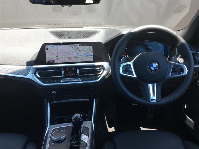 `20　ＢＭＷ　320ｄ　ｘdrive ツーリングMスポーツ　入庫しました♬03