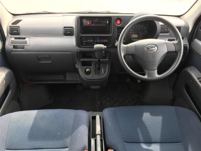 中古車入荷情報！！！4WD  軽自動車【 ハイゼットカーゴ 】クルーズ ターボ ガリバー41号高山店03