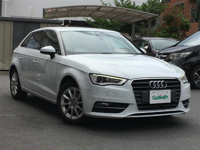 ✰入荷情報！  '14 アウディ Ａ３ スポーツバック １．４ ＴＦＳＩ（ディーラー車）✰01