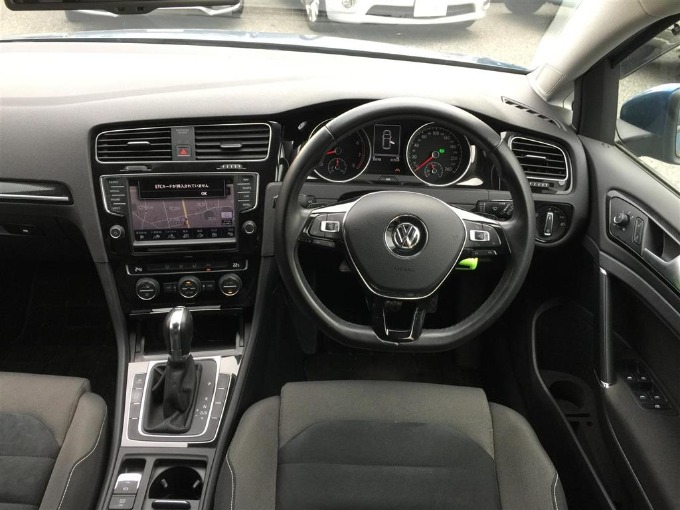 '14 VWゴルフ TSI ハイライン BMテクノ（ディーラー車）36千キロ 109.9万円 6/26現在展示中02