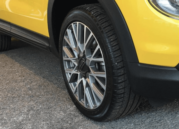 可愛い一台をあなたへ【Fiat 500X Yellow Cross】04