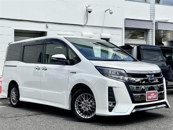 豊田市　中古車販売　オススメ車両のご紹介！【H30 トヨタ ノア ハイブリッド Ｓi ダブルバイビー】01