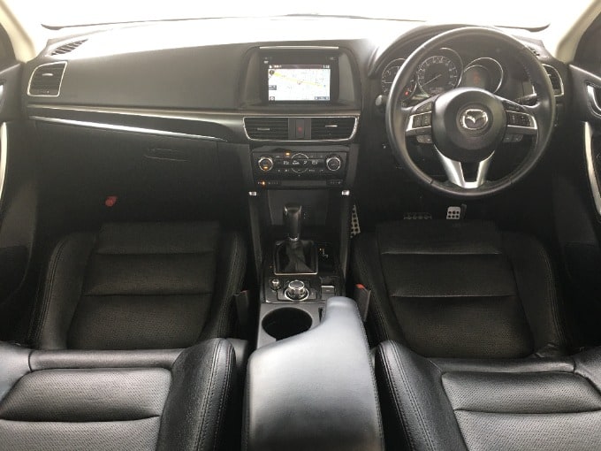 真っ赤なボディがクールな「H27 CX-5」入荷しました！！05