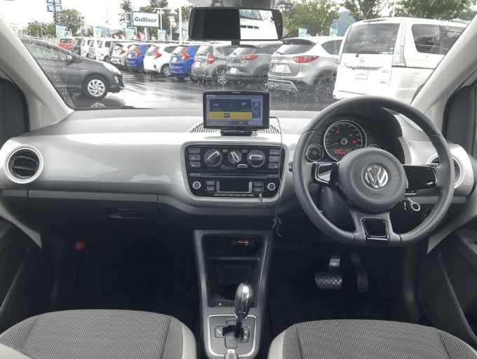 新規人気車両入荷！！！　VW アップ！02