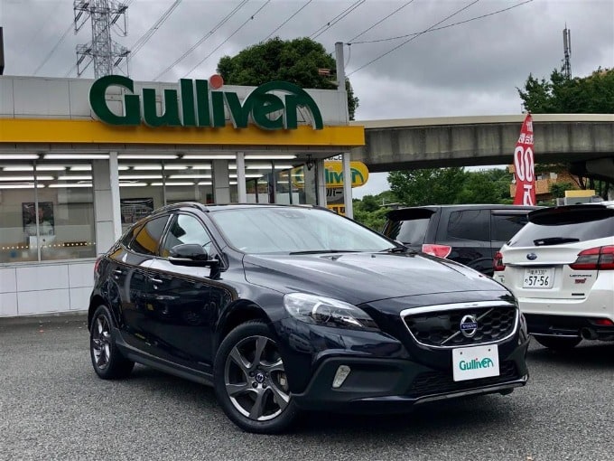 中古車入荷情報！！！　'16 ボルボ Ｖ４０ クロスカントリー Ｄ４（ディーラー車）　　　　ガリバー港北中央店01