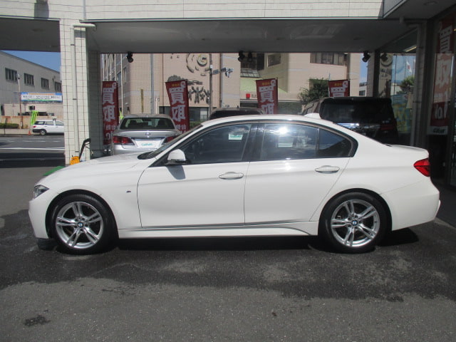 低走行BMW320d  入荷しました！02