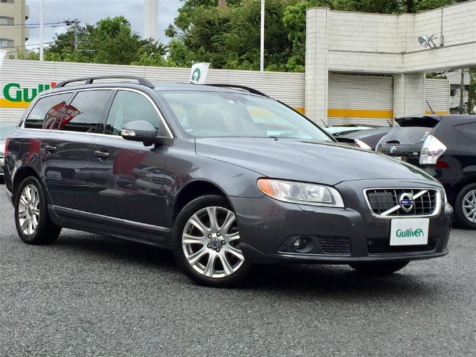 '11 ボルボ V70 T5 SE（ディーラー車）78千キロ 64.8万円 8/20現在の価格です01