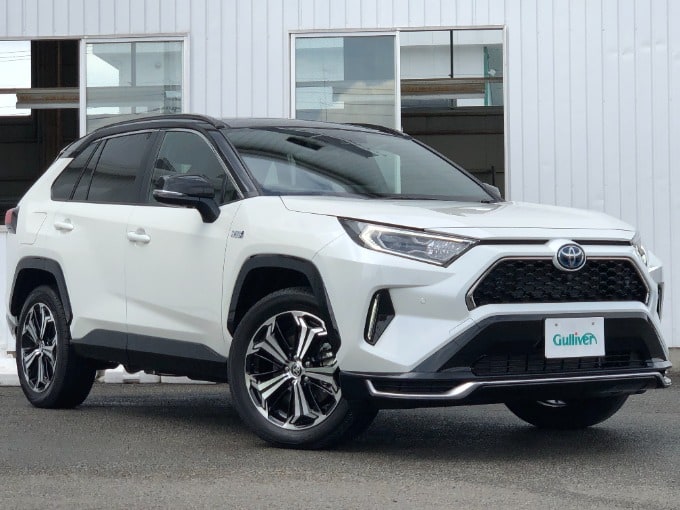 なんとRAV4のPHVが入ってきました！！！　新規入荷車両　中古車　未使用車01