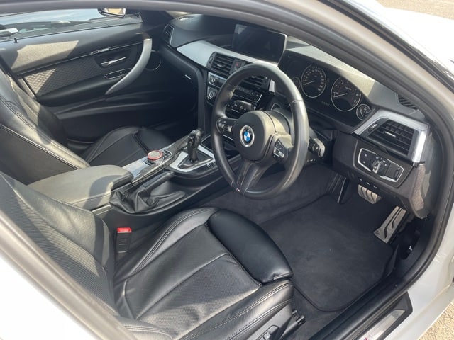 お車のご紹介!!BMW 318i02