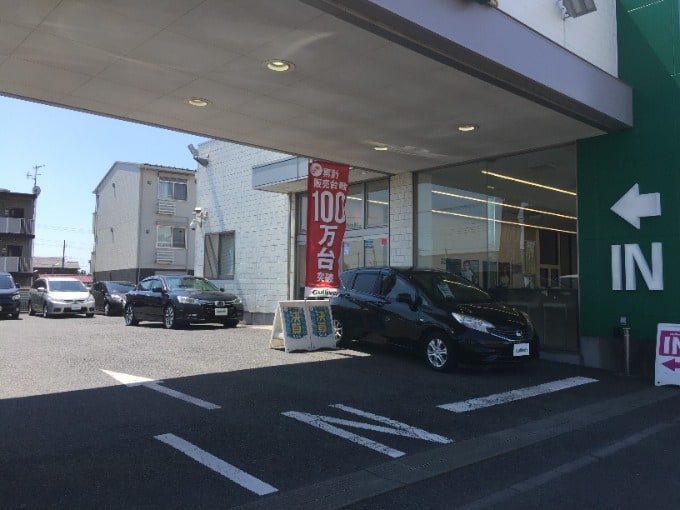 27日（金）店舗の車の配置を変えちゃいました♪ご来店お待ちしております。02