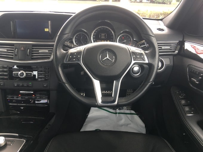 良質な車を仕入れました！　メルセデスベンツ　E35002