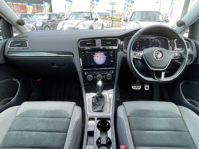 VW　ゴルフ　入荷いたしました！02