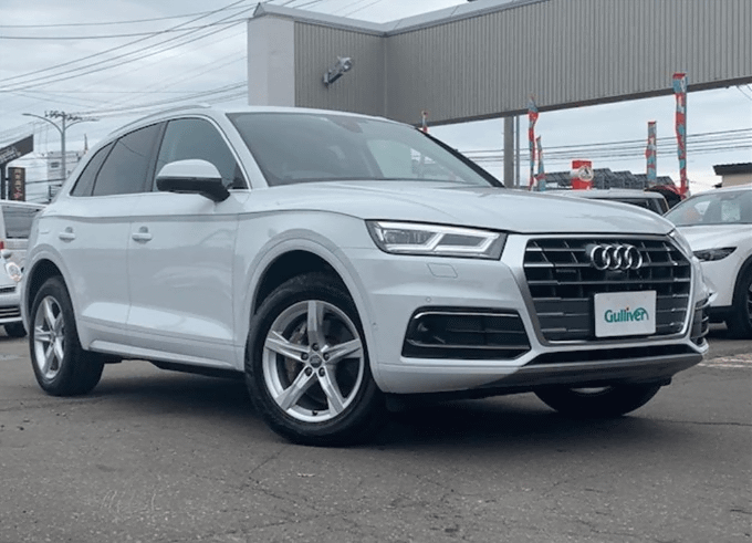 アウディ Q5  TDI 1stED ブラックスタイリング 入荷です！！01