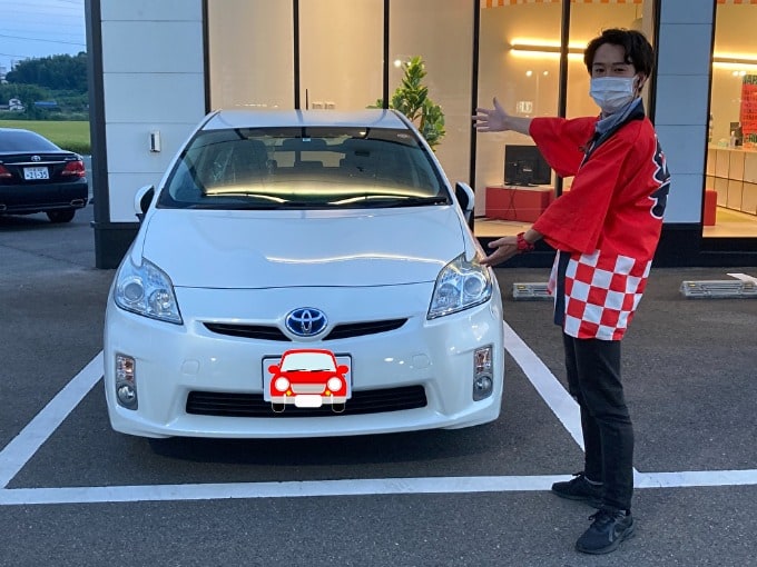 Y様プリウスのご納車おめでとうございます。01