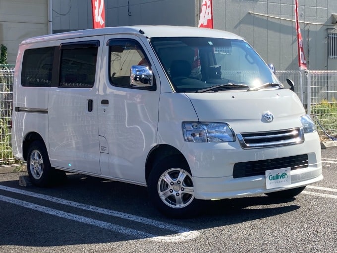 新着入庫　車中泊にもってこいな１台01